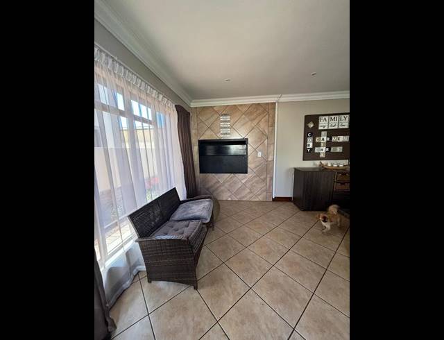 3 BEDROOM PROPERTY TO RENT IN KENLEAF